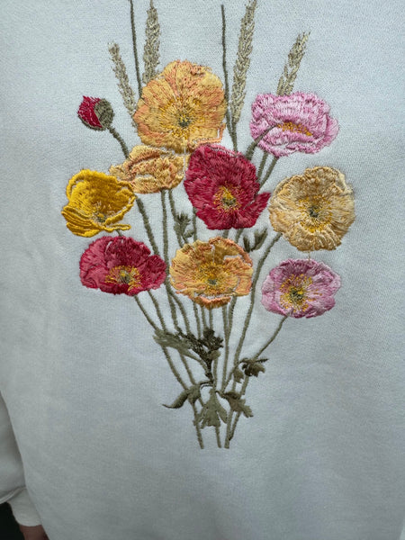 NINETIES COUNTRY SCENE CREAM EMBROIDERED SWEATSHIRT