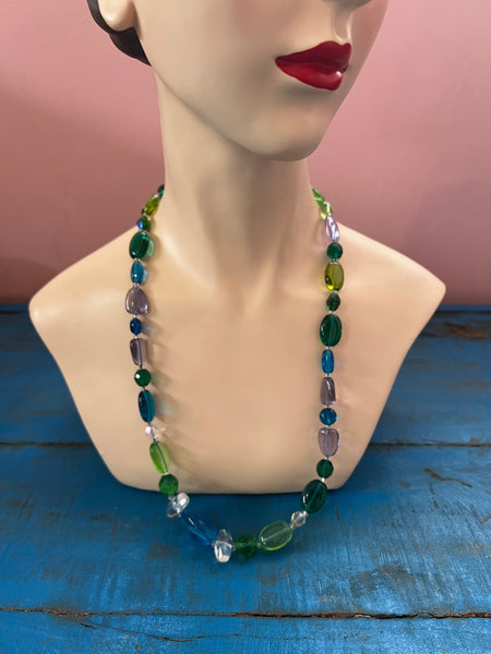 VINTAGE GREEN AND BLUE BEADS NECKLACE