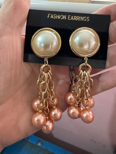 1980s PAIR OF CLIP ON PEARL EARRINGS WITH SHIMMER CORAL PINK  BEADS