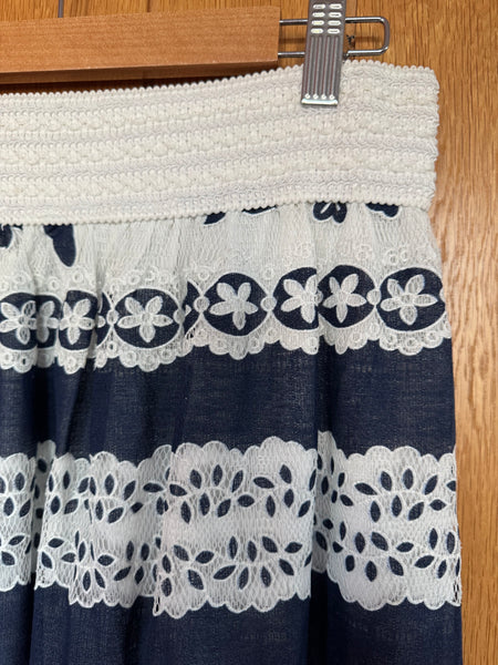 NAVY BLUE AND WHITE LACE SKIRT