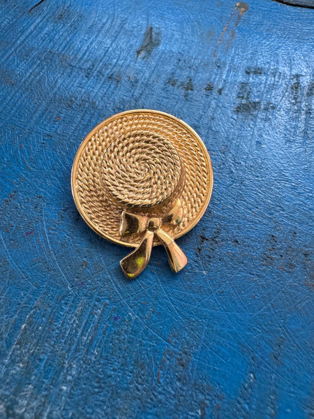 VINTAGE GOLD STRAW HAT WITH BOW STYLE LARGE BROOCH