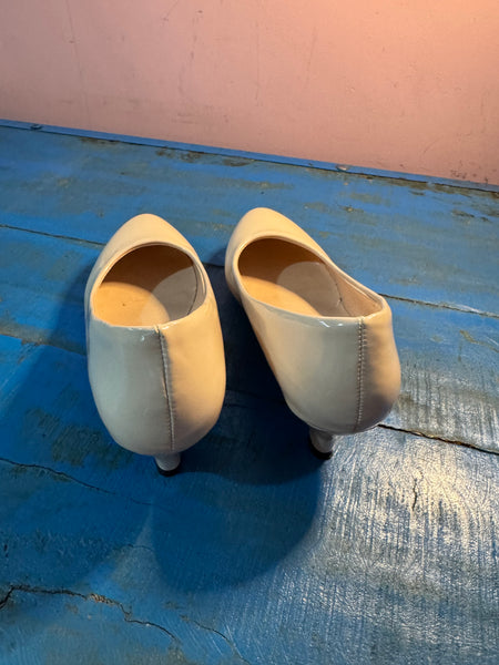 TOYAH BEIGE PATENT SHOES