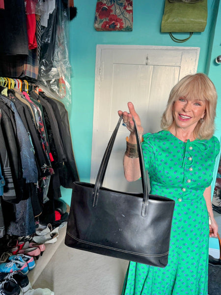 TOYAH VINTAGE BLACK HANDBAG WITH WHITE STITCHING