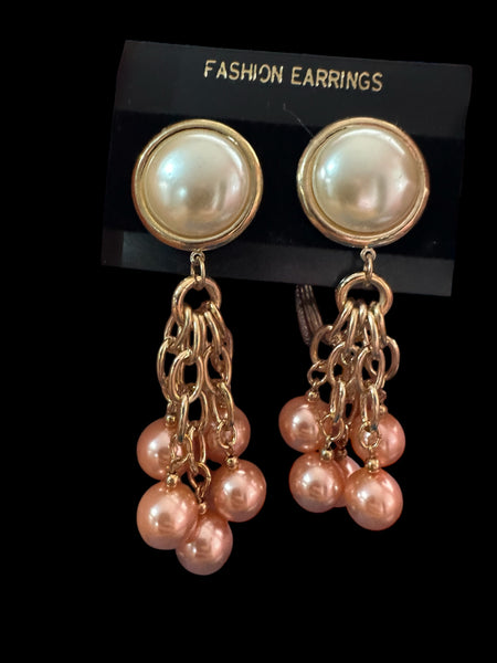 1980s PAIR OF CLIP ON PEARL EARRINGS WITH SHIMMER CORAL PINK  BEADS