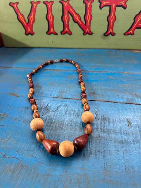 VINTAGE LONG NECKLACE WITH WOODEN BEADS