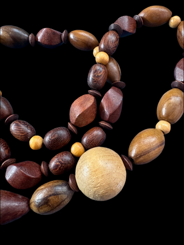 VINTAGE LONG NECKLACE WITH WOODEN BEADS