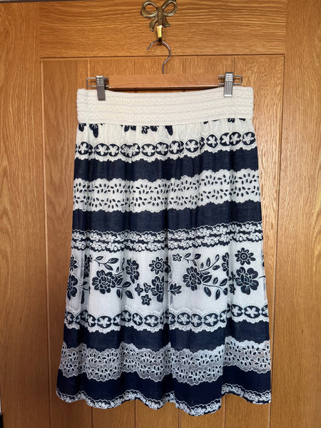 NAVY BLUE AND WHITE LACE SKIRT