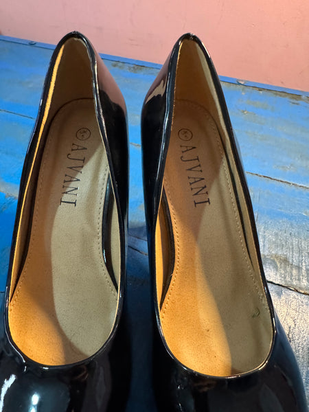 TOYAH BLACK PATENT HIGH HEELED SHOES