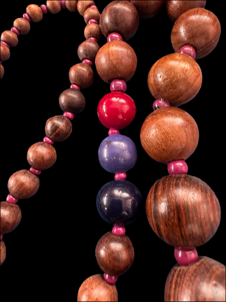 VINTAGE WOODEN BEADS NECKLACE