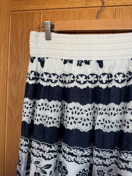 NAVY BLUE AND WHITE LACE SKIRT