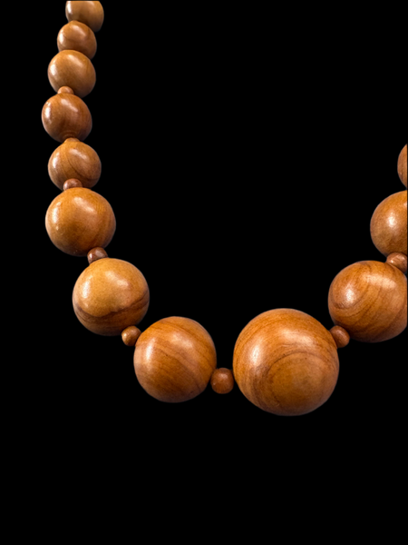 VINTAGE BROWN BEADS NECKLACE