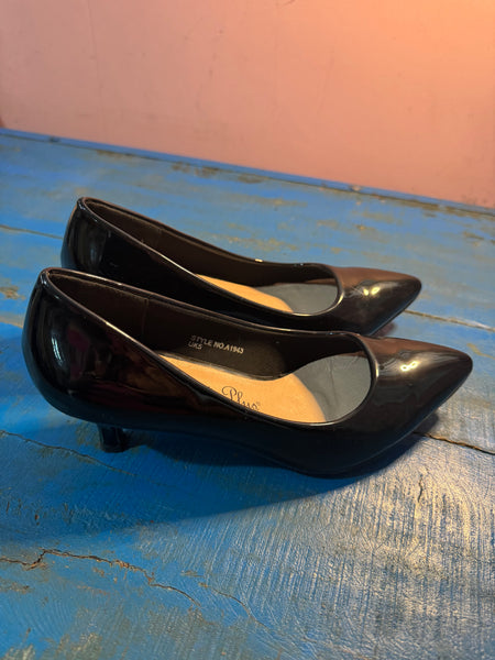 TOYAH BLACK PATENT LOWER HEELED SHOES