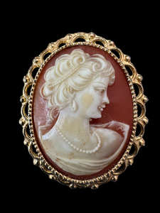 VINTAGE LARGE CAMEO BROOCH