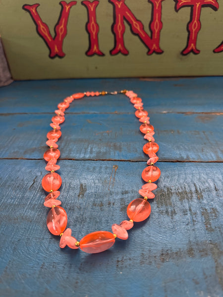 1960s CORAL PINK AND GOLD BEADS NECKLACE
