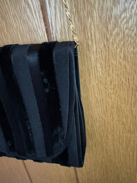 VINTAGE BLACK VELVET STRIPED EVENING BAG WITH LONG GOLD CHAIN