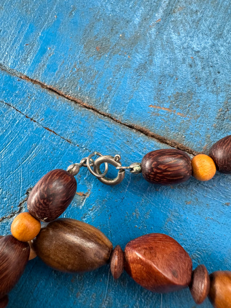 VINTAGE LONG NECKLACE WITH WOODEN BEADS