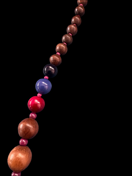 VINTAGE WOODEN BEADS NECKLACE