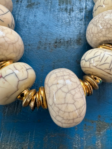 VINTAGE GOLD NECKLACE WITH CHUNKY CREAM CRACKLED PENDANTS