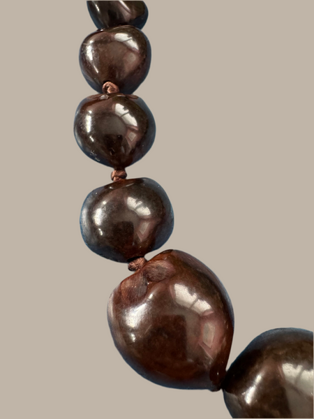 VINTAGE HAWAIIAN KUKUI NUT NECKLACE