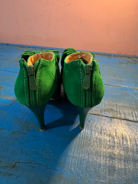 TOYAH GREEN HIGH HEELED SHOES WITH BOW