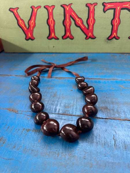 VINTAGE HAWAIIAN KUKUI NUT NECKLACE