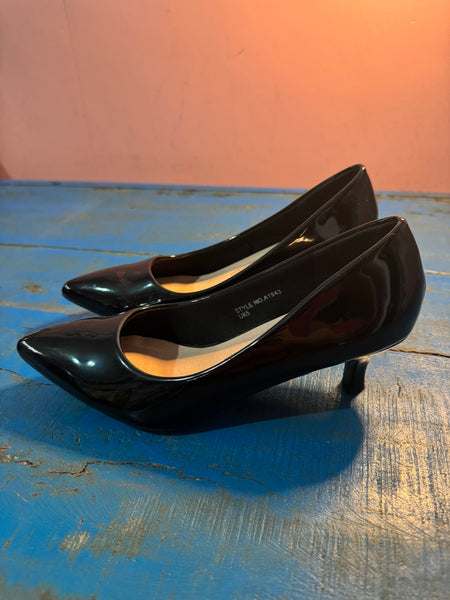 TOYAH BLACK PATENT LOWER HEELED SHOES