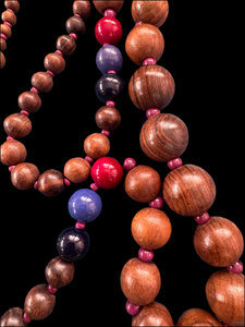 VINTAGE WOODEN BEADS NECKLACE