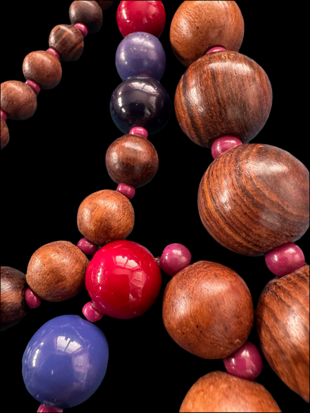 VINTAGE WOODEN BEADS NECKLACE