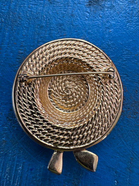 VINTAGE GOLD STRAW HAT WITH BOW STYLE LARGE BROOCH