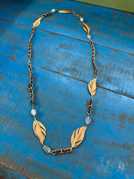 VINTAGE CHAIN LINK NECKLACE WITH GOLD FEATHERS