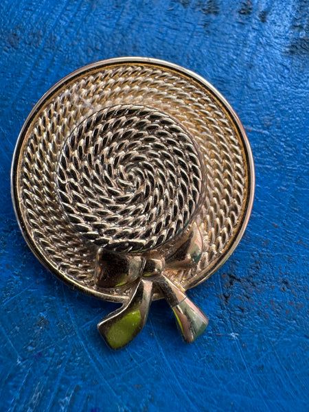 VINTAGE GOLD STRAW HAT WITH BOW STYLE LARGE BROOCH