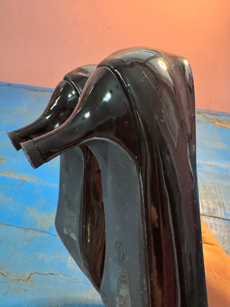 TOYAH BLACK PATENT LOWER HEELED SHOES