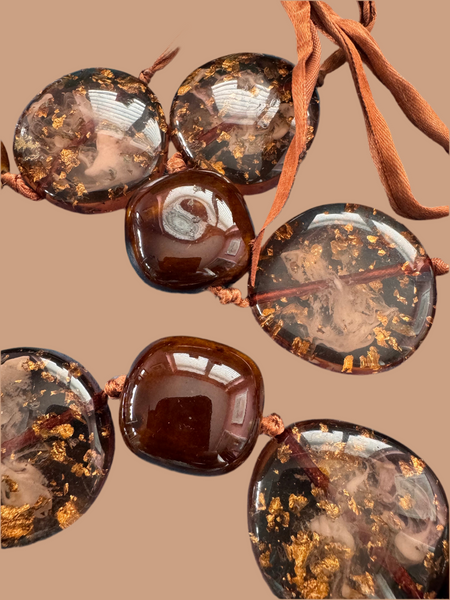 VINTAGE BROWN SPARKLING PENDANTS NECKLACE