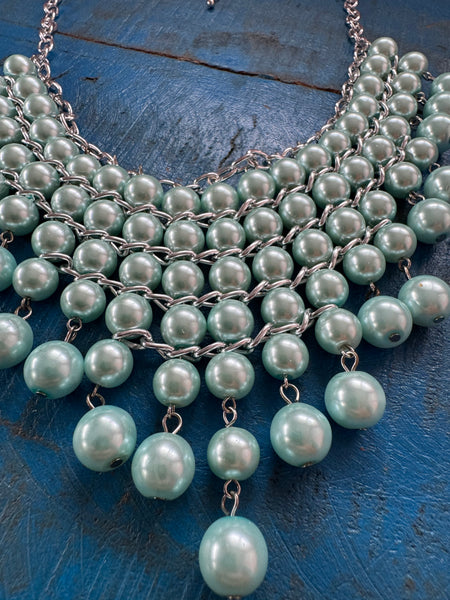 AQUA GREEN CASCADING PEARLS RETRO NECKLACE