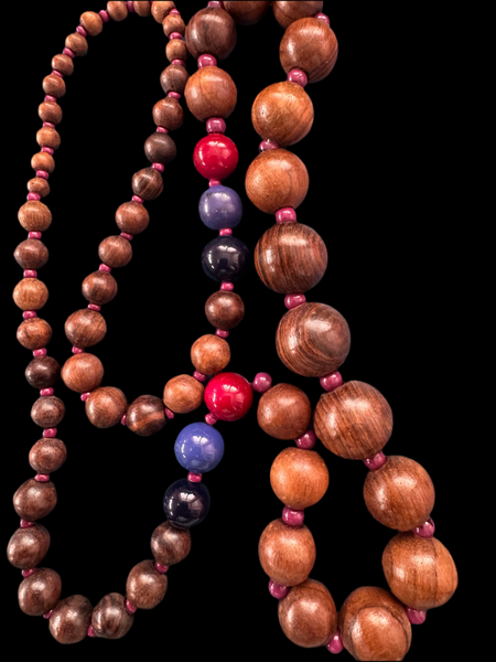 VINTAGE WOODEN BEADS NECKLACE