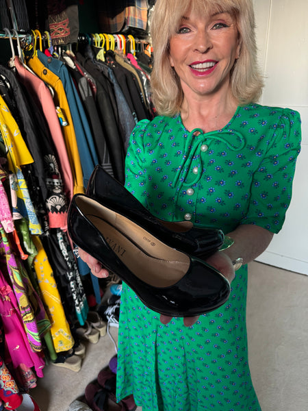 TOYAH BLACK PATENT HIGH HEELED SHOES