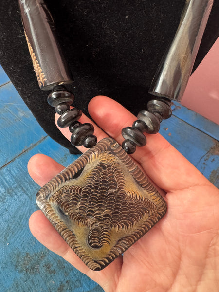 VINTAGE BOHO BLACK AND BROWN CHUNKY NECKLACE