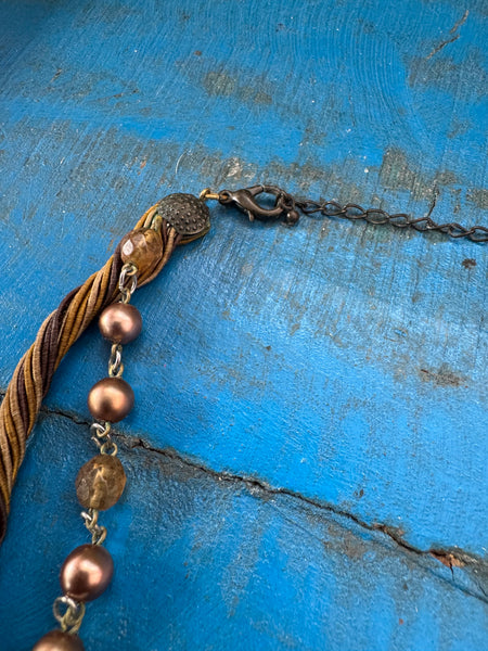 VINTAGE LEAVES DESIGN PENDANT NECKLACE