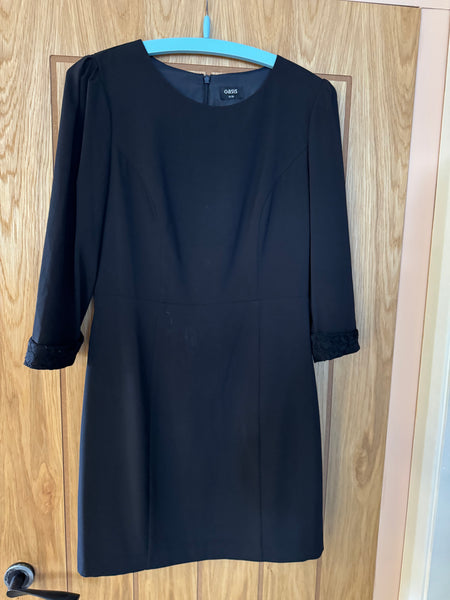 TOYAH BLACK DRESS WITH LACE TRIM SLEEVES