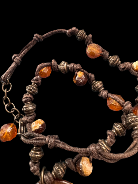 VINTAGE BROWN CIRCULAR PENDANT NECKLACE