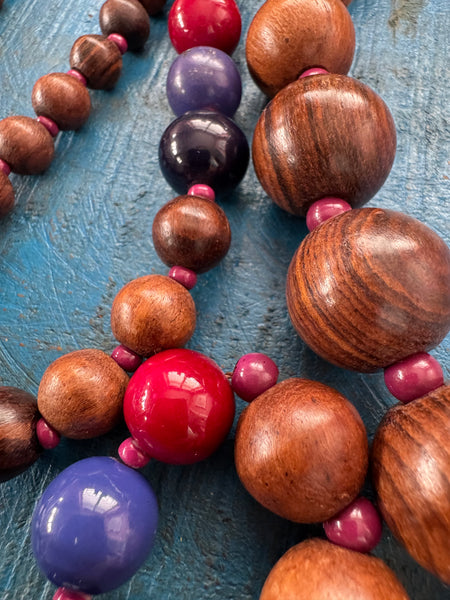 VINTAGE WOODEN BEADS NECKLACE