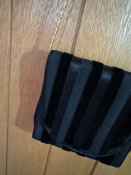 VINTAGE BLACK VELVET STRIPED EVENING BAG WITH LONG GOLD CHAIN