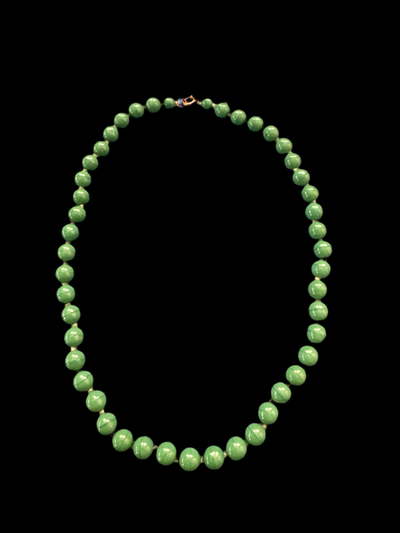 VINTAGE GREEN GLASS BEADS NECKLACE