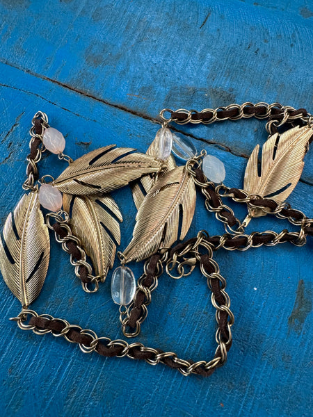 VINTAGE CHAIN LINK NECKLACE WITH GOLD FEATHERS