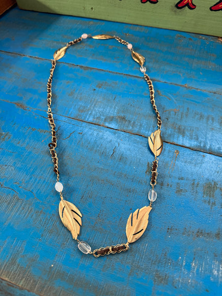 VINTAGE CHAIN LINK NECKLACE WITH GOLD FEATHERS
