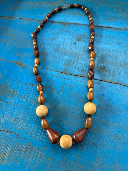 VINTAGE LONG NECKLACE WITH WOODEN BEADS