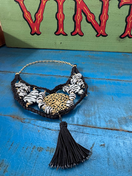 VINTAGE BLACK AND WHITE ZEBRA STYLE BEADS NECKLACE