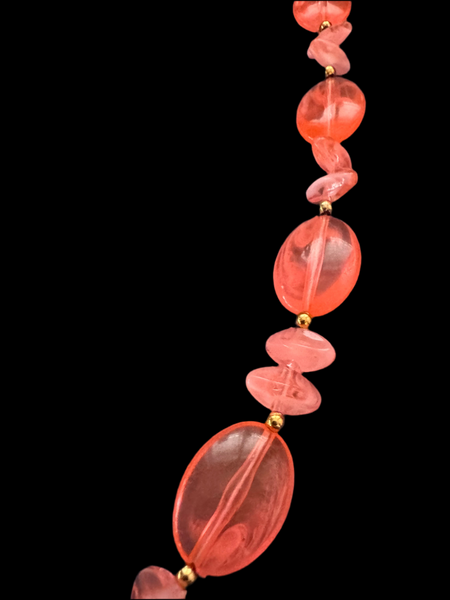 1960s CORAL PINK AND GOLD BEADS NECKLACE
