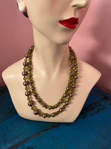 VINTAGE BROWN PEARLS AND GREEN BEADS NECKLACE