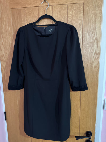 TOYAH BLACK DRESS WITH LACE TRIM SLEEVES